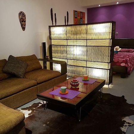 Sylvias Art Studio Apt Айя Напа Екстериор снимка