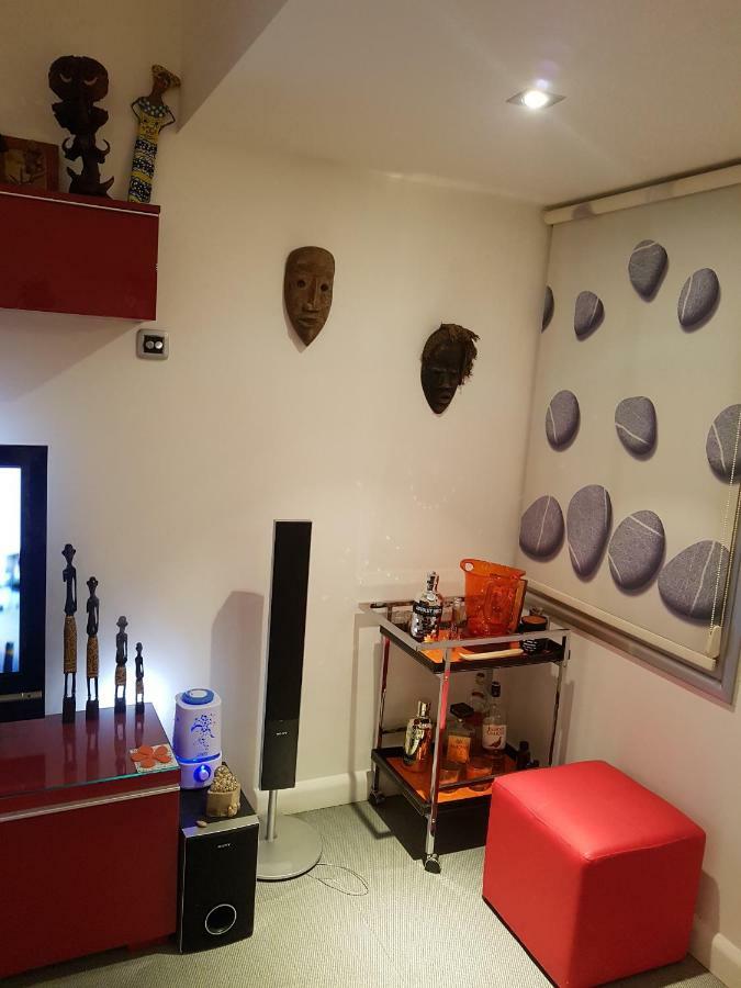 Sylvias Art Studio Apt Айя Напа Екстериор снимка