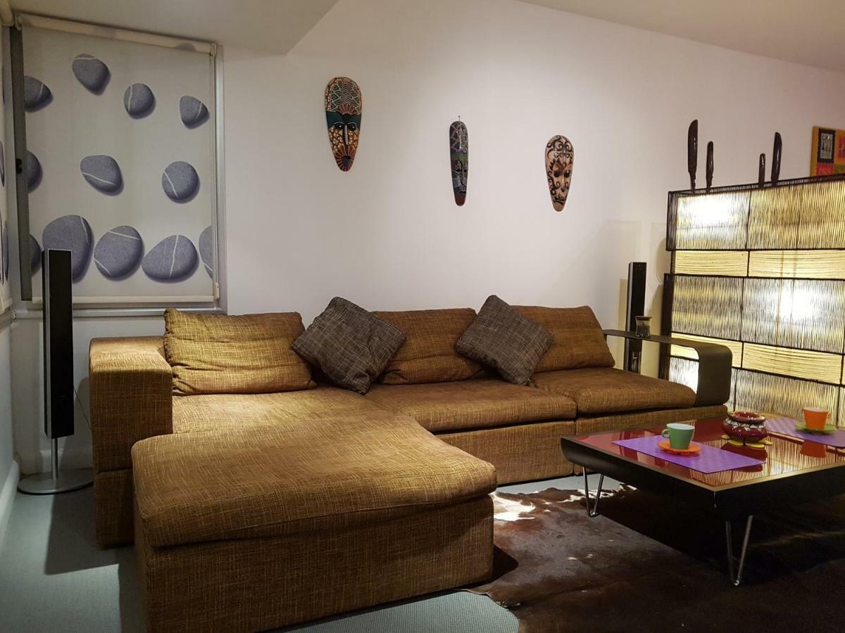 Sylvias Art Studio Apt Айя Напа Екстериор снимка